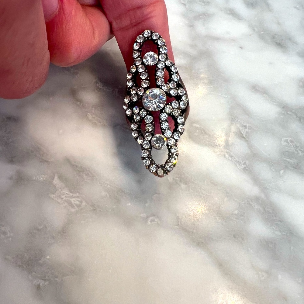 Vintage rhinestone fashion ring size 08